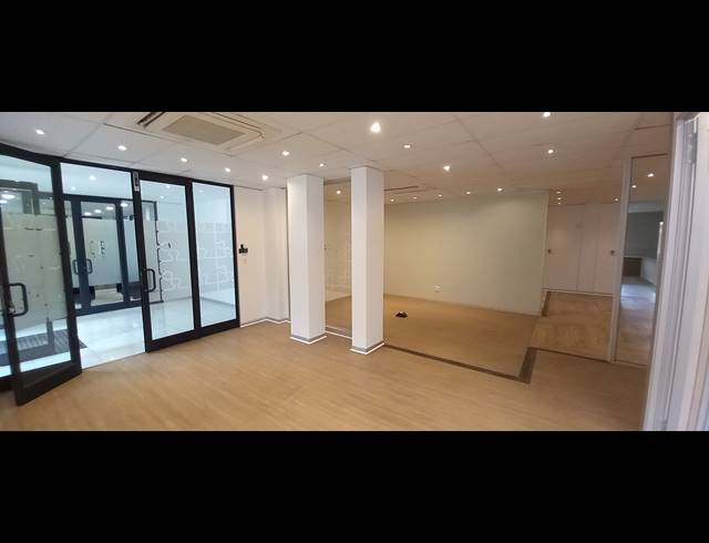 466M² OFFICE TO LET IN BRYANSTON